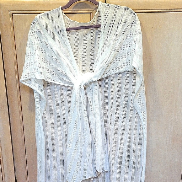 💥Torrid White Ruana - Picture 7 of 7